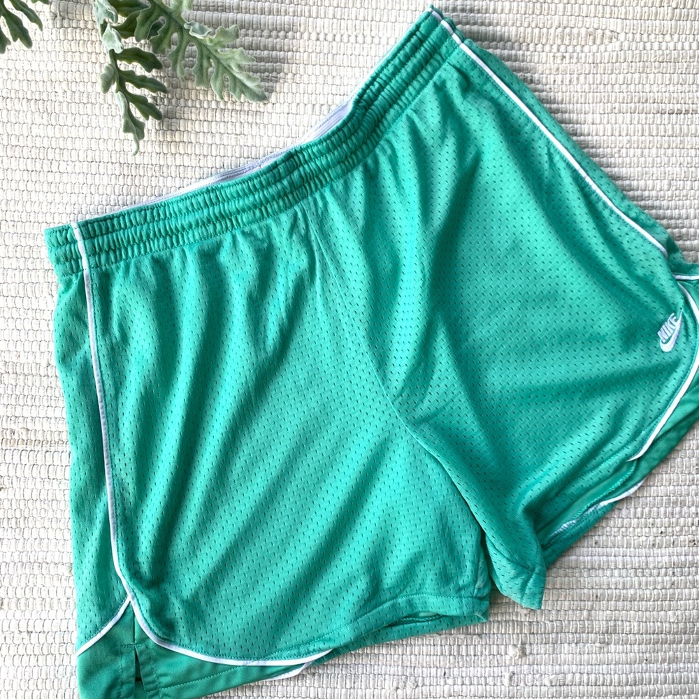 Nike mint long athletic shorts E-010